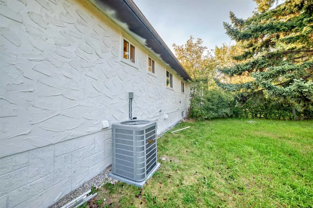 26 Dalgetty Place NW