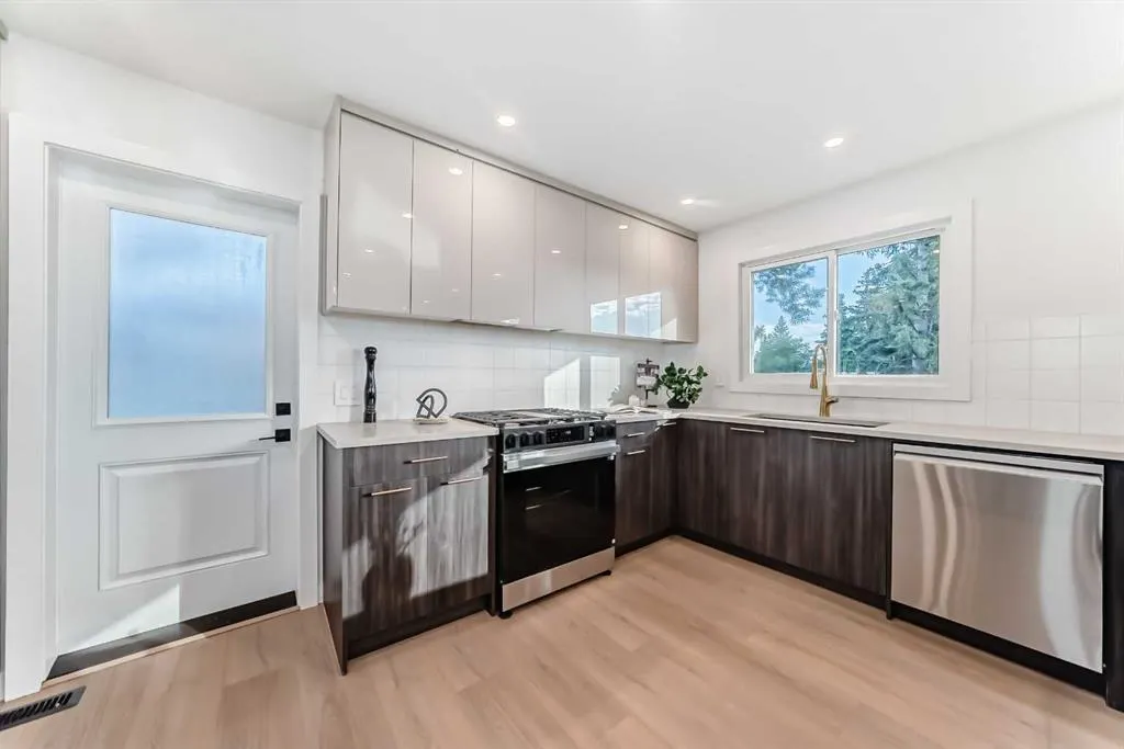 26 Dalgetty Place NW