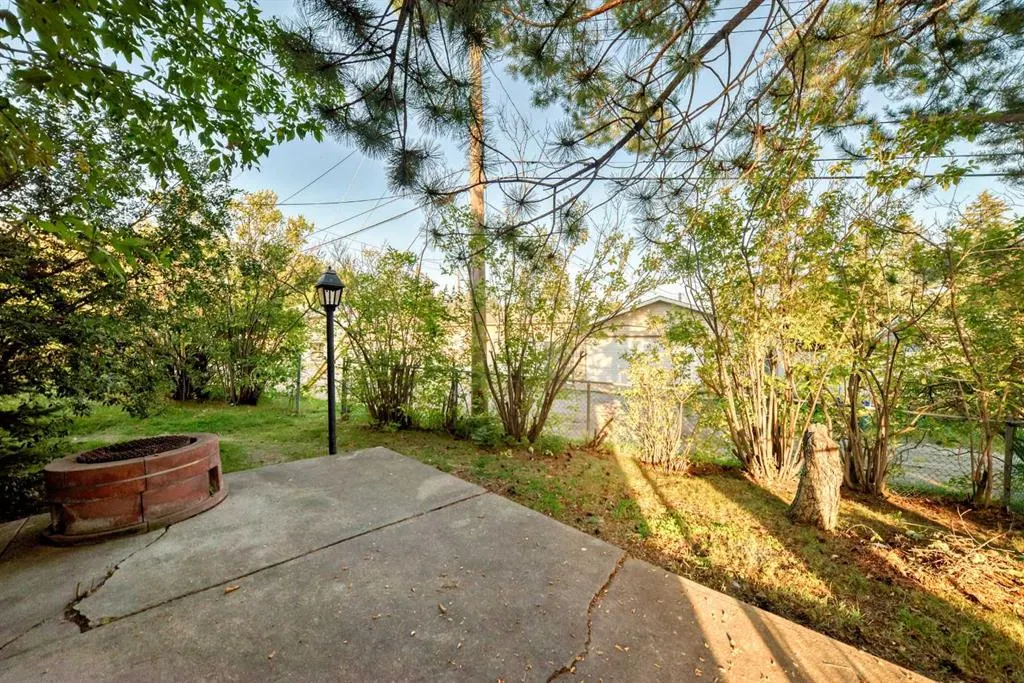 26 Dalgetty Place NW