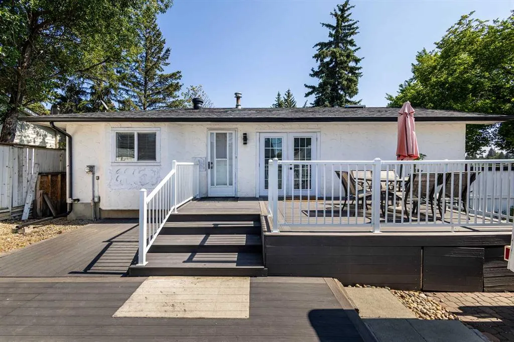 9427 Palliser Place SW