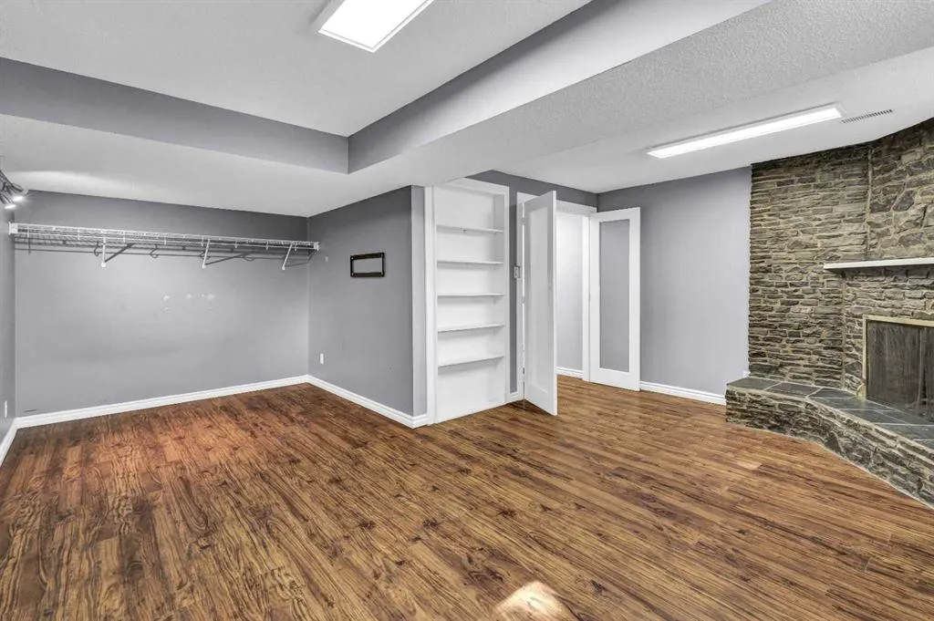 9427 Palliser Place SW