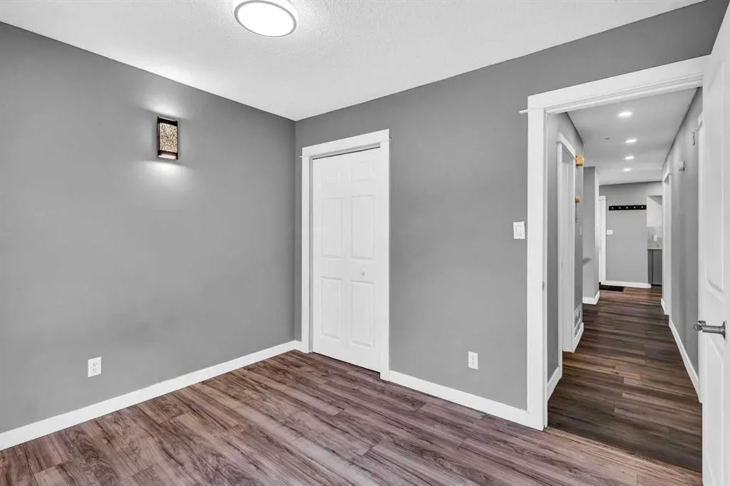 9427 Palliser Place SW