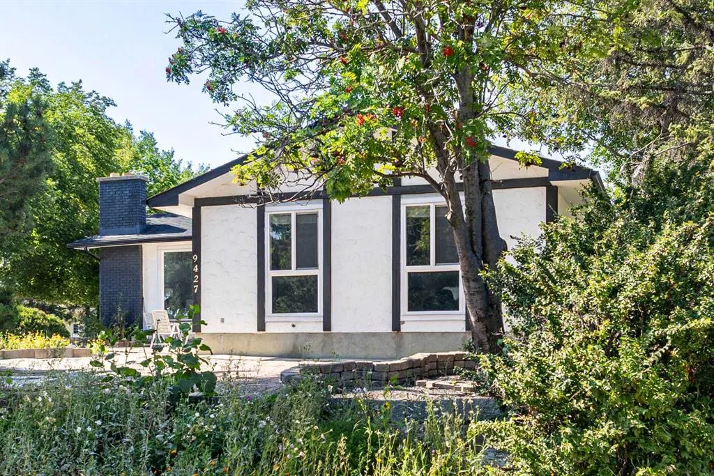 9427 Palliser Place SW