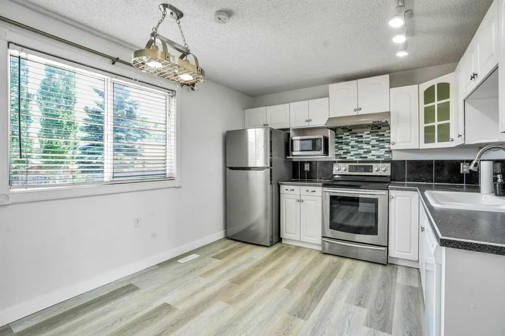 171 erin ridge Road SE