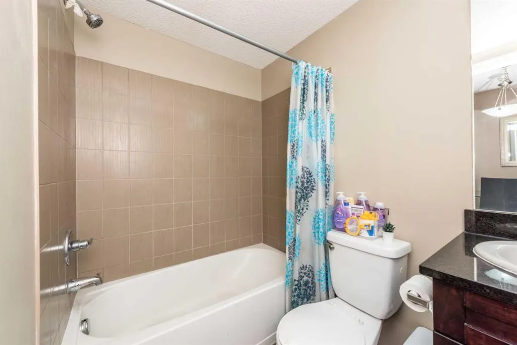7210 80 Avenue NE, #215