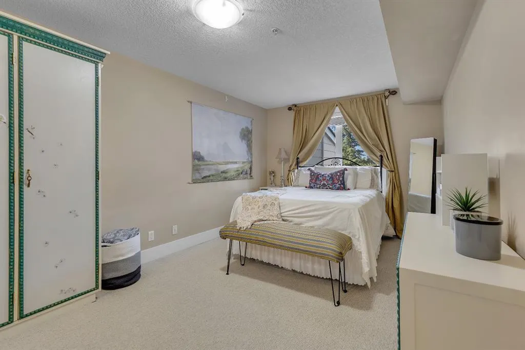500 Rocky Vista Gardens NW, #126