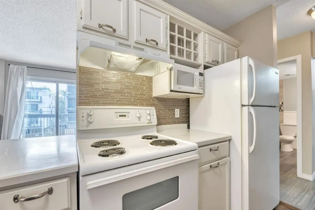 239 6 Avenue NE, #206