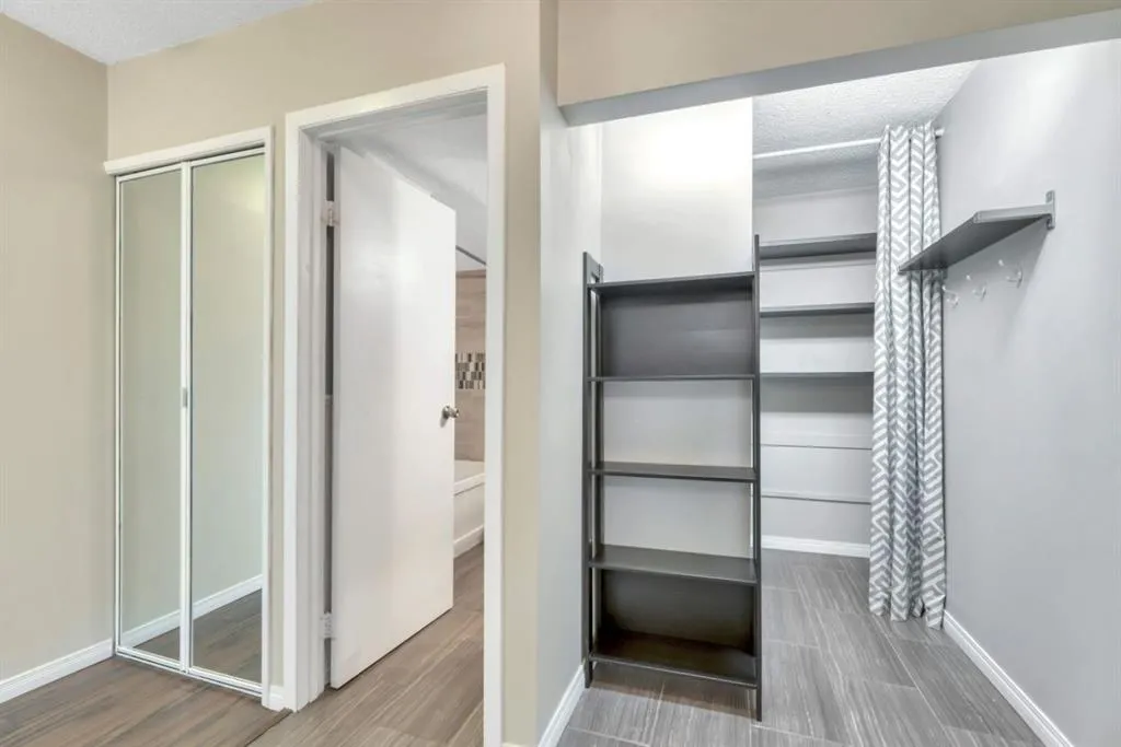 239 6 Avenue NE, #206