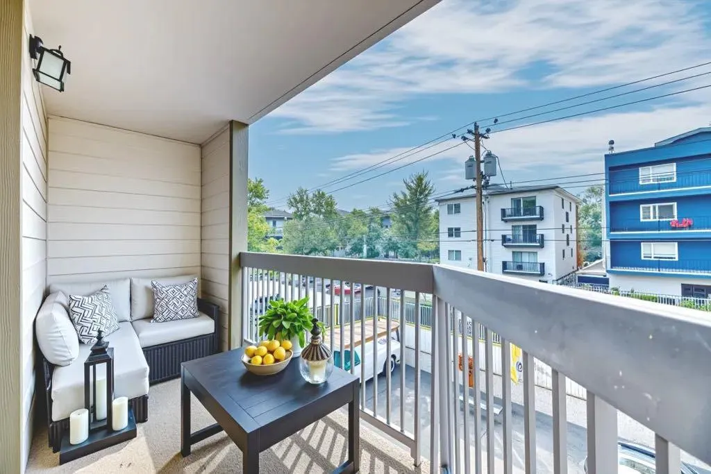 239 6 Avenue NE, #206