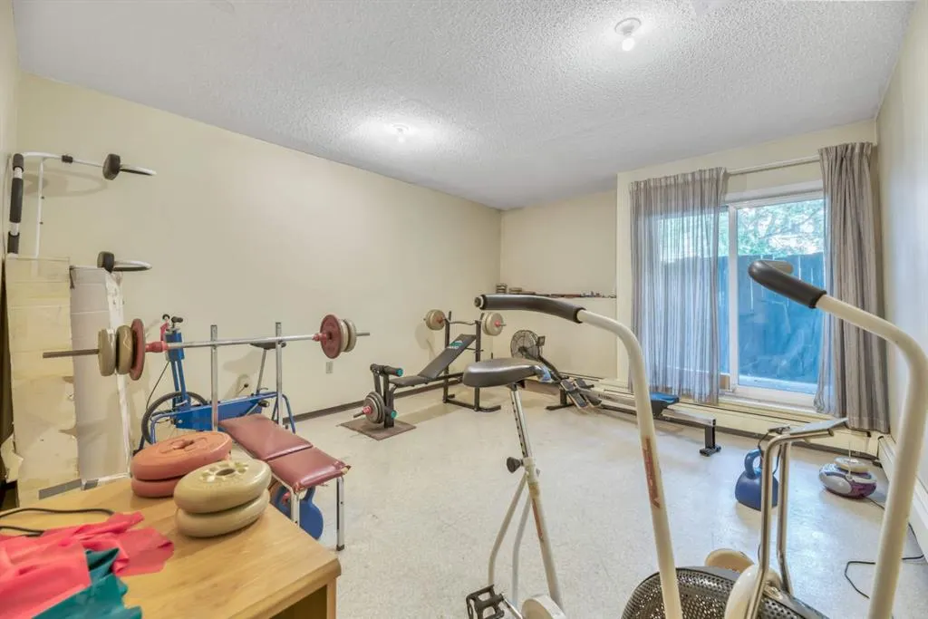 239 6 Avenue NE, #206