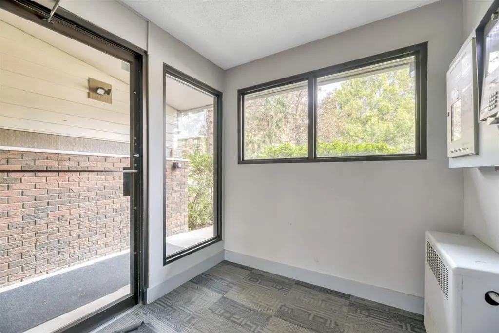 239 6 Avenue NE, #206