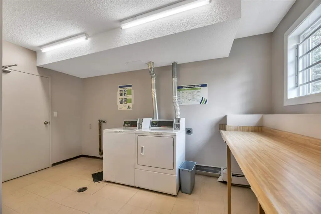239 6 Avenue NE, #206