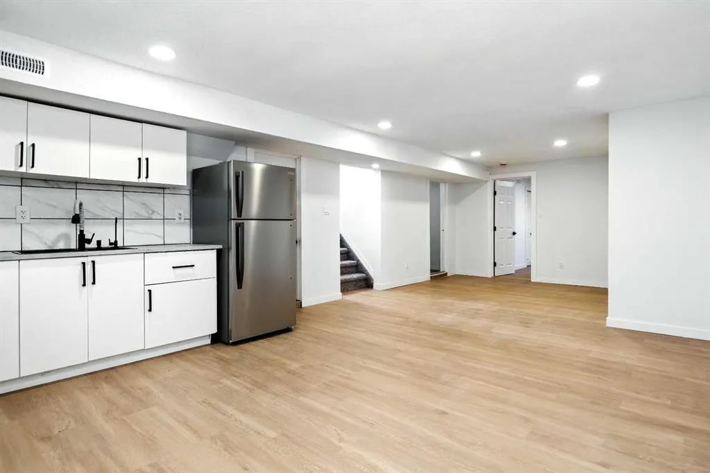3 Stanhope Avenue