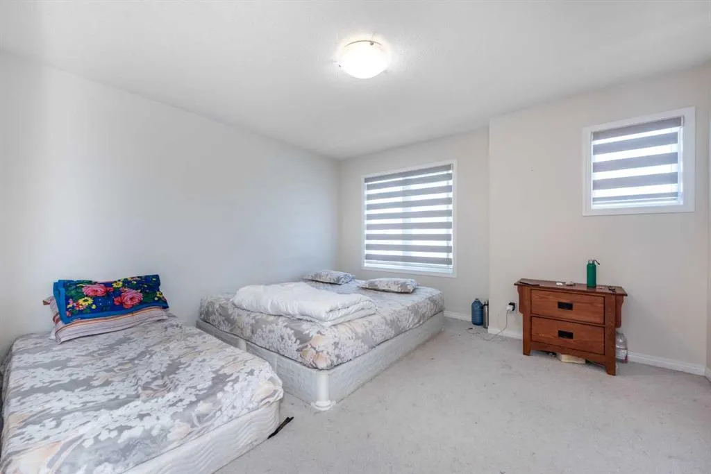 15 Savanna Parade NE