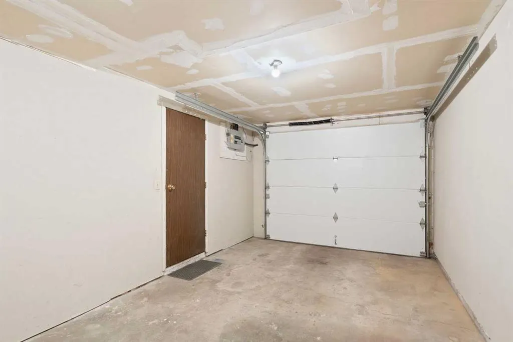 643 4 Avenue NE, #22