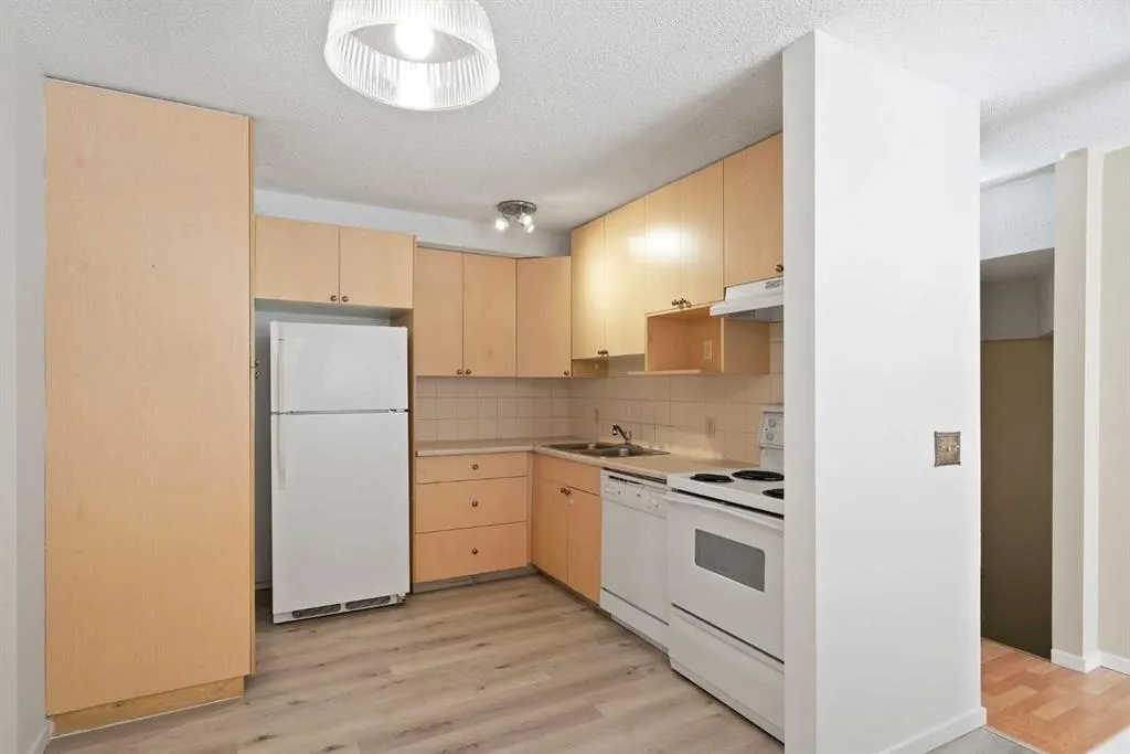 643 4 Avenue NE, #22