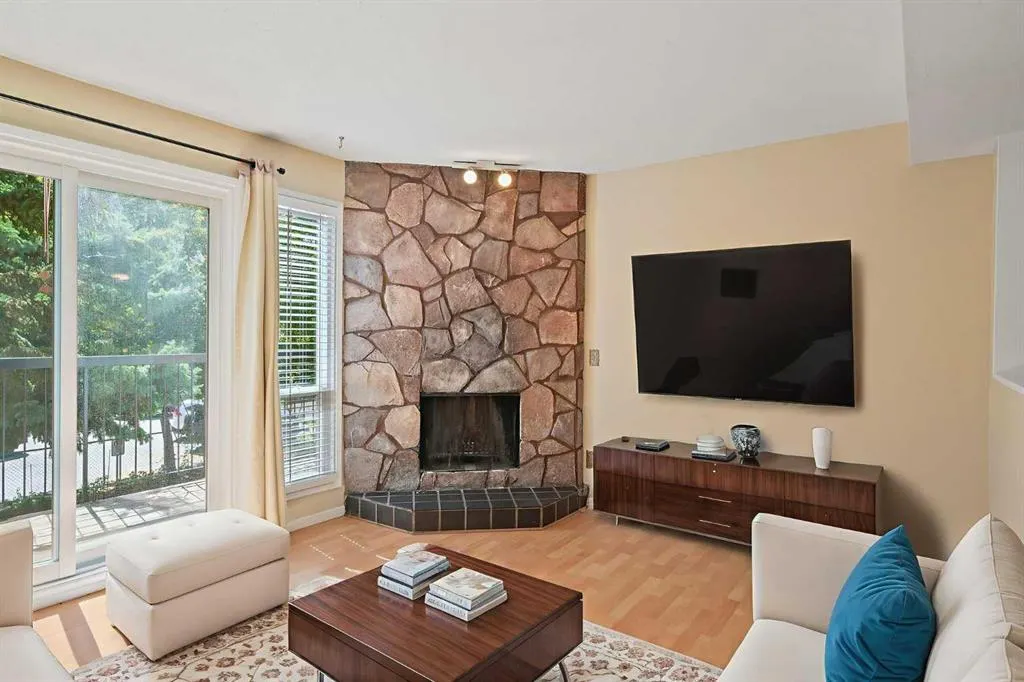 643 4 Avenue NE, #22