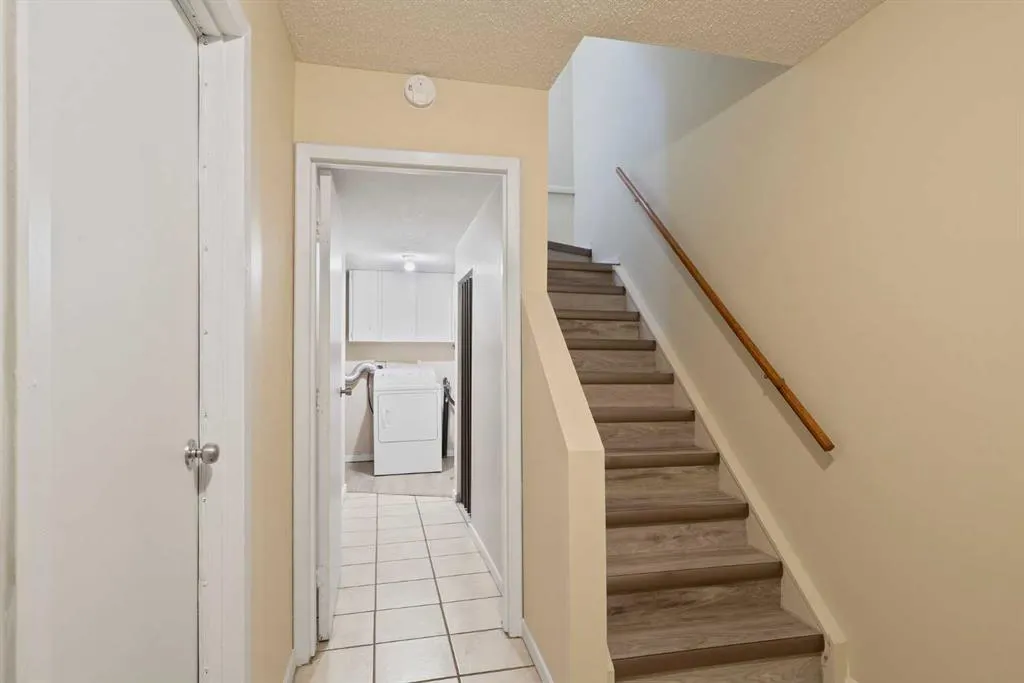 643 4 Avenue NE, #22