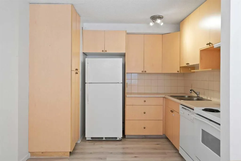 643 4 Avenue NE, #22