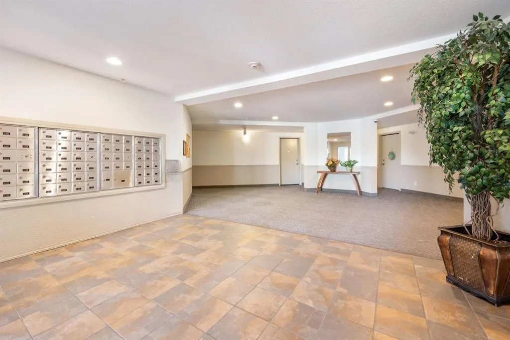 2395 Eversyde Avenue SW, #1102