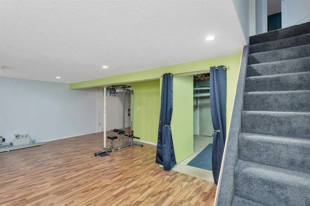 56 Lakeview Crescent