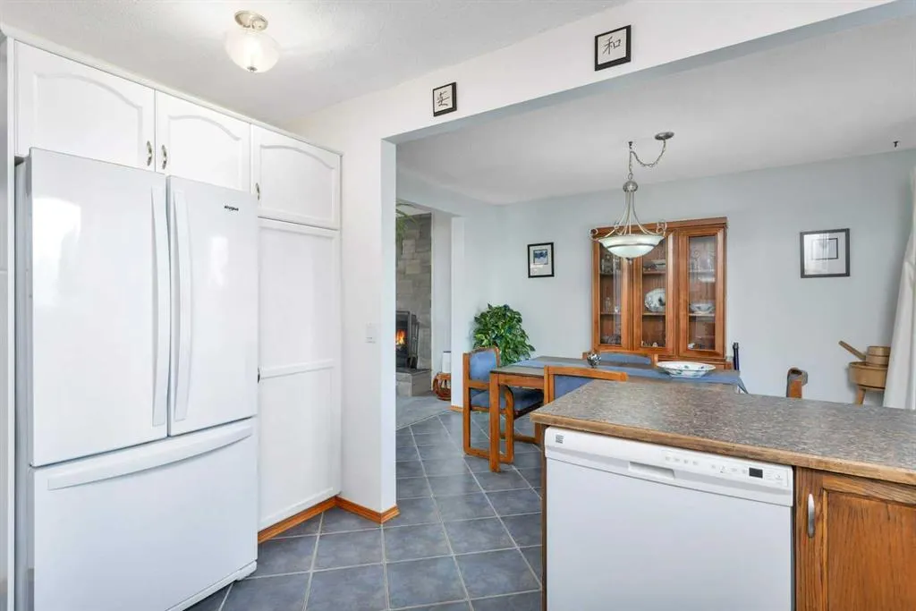 56 Lakeview Crescent
