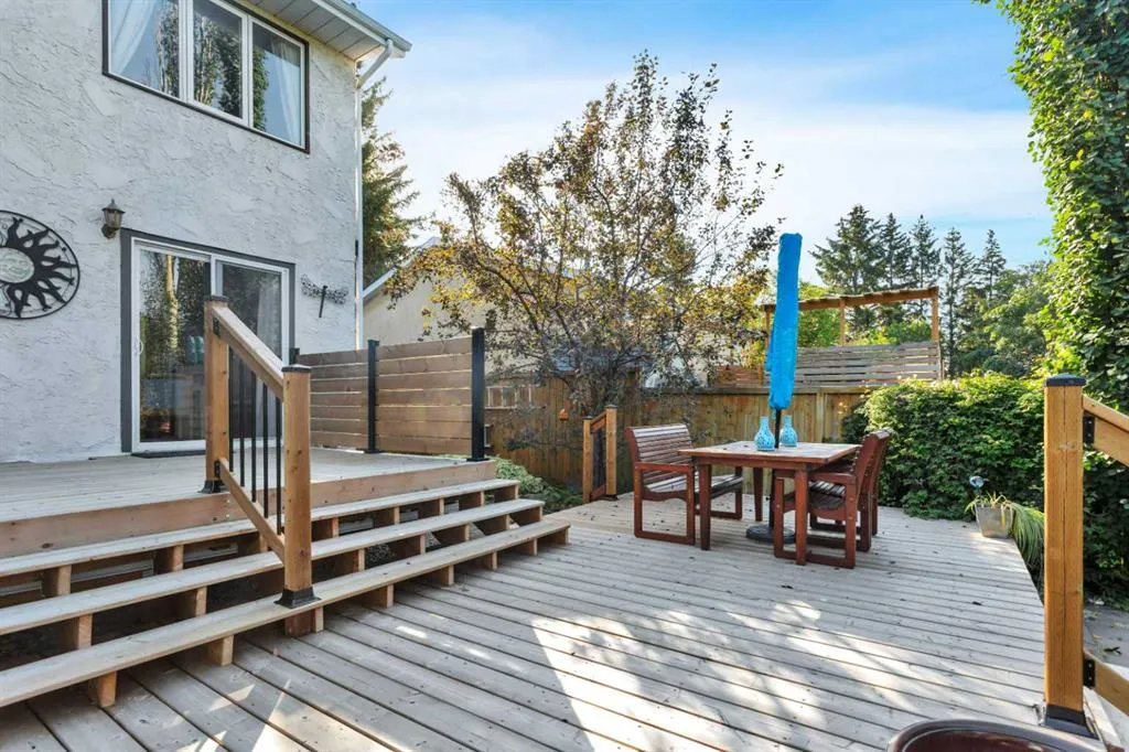56 Lakeview Crescent
