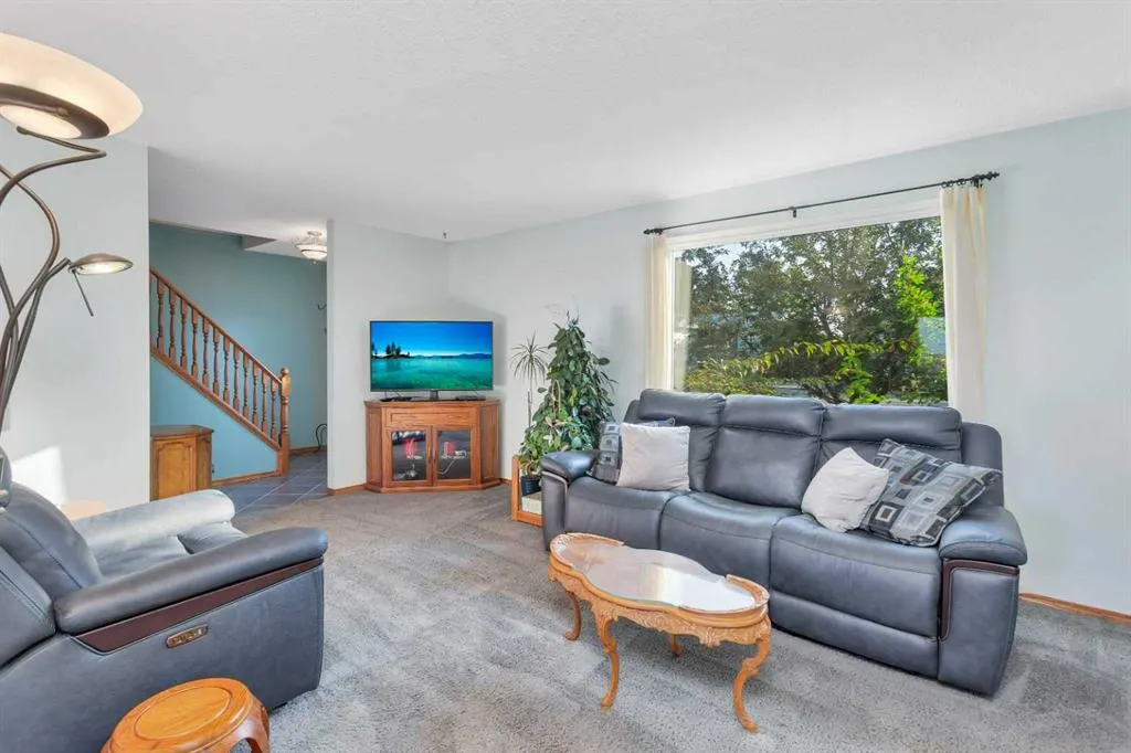 56 Lakeview Crescent