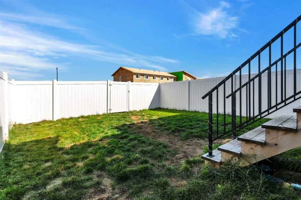 25 Inglis Crescent