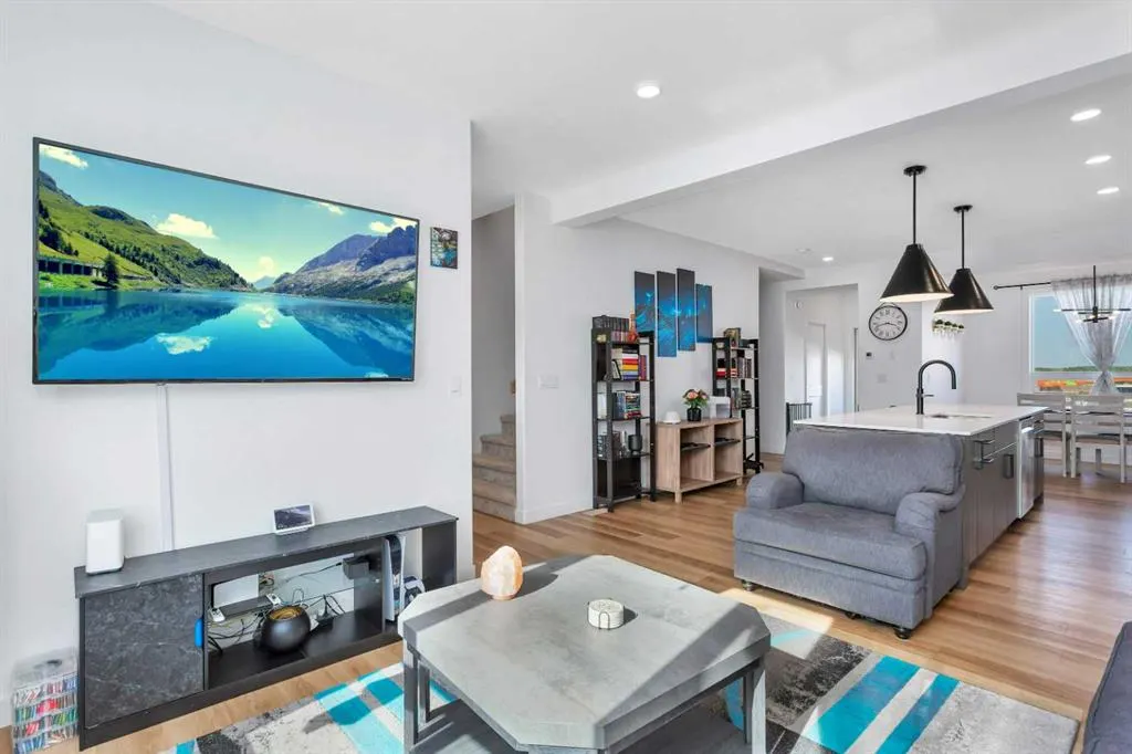 25 Inglis Crescent