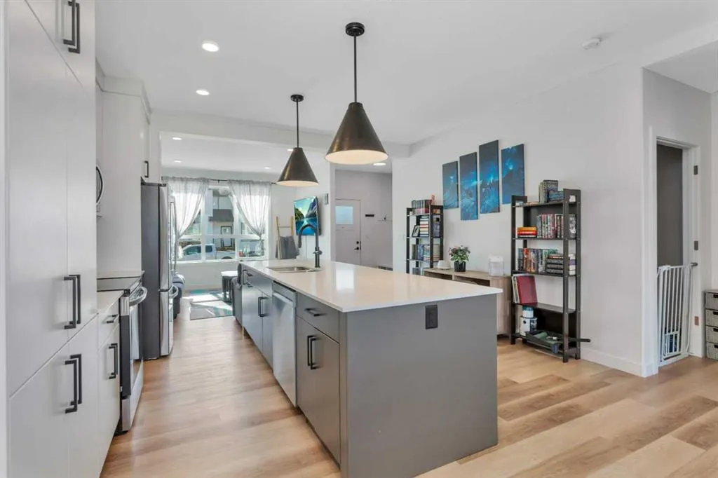 25 Inglis Crescent