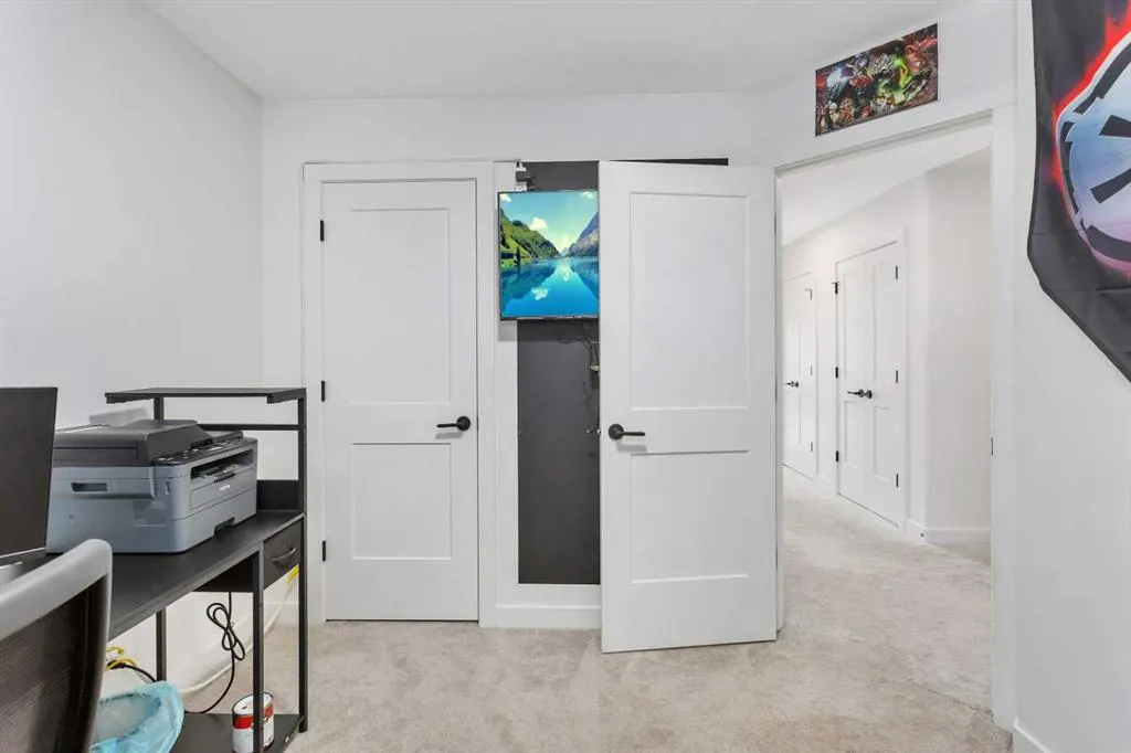25 Inglis Crescent