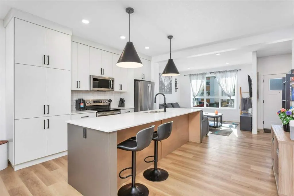25 Inglis Crescent