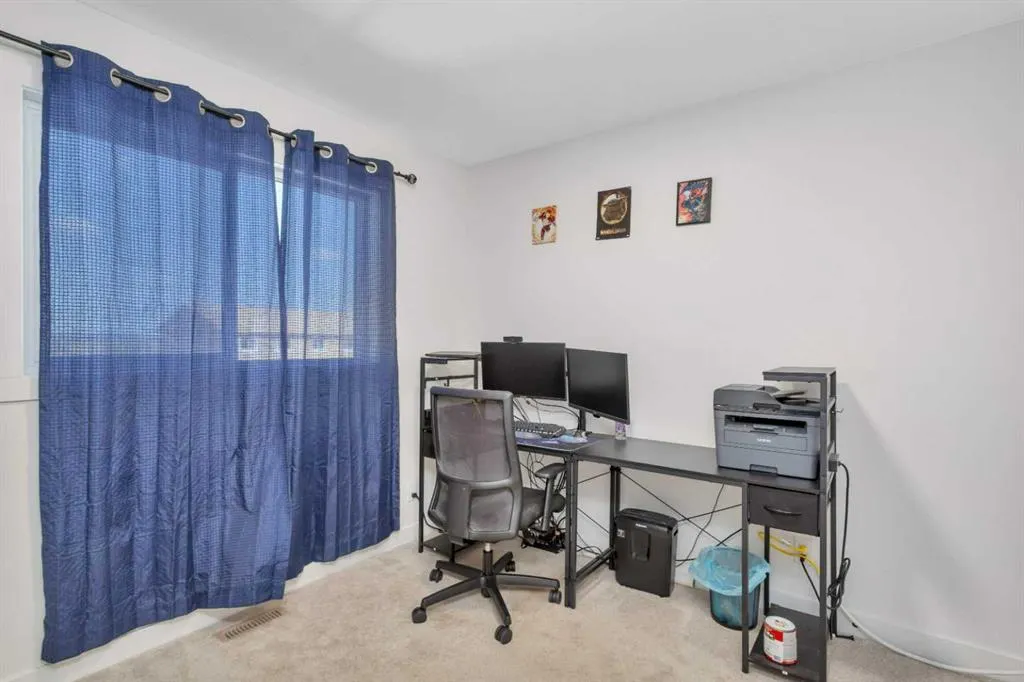 25 Inglis Crescent