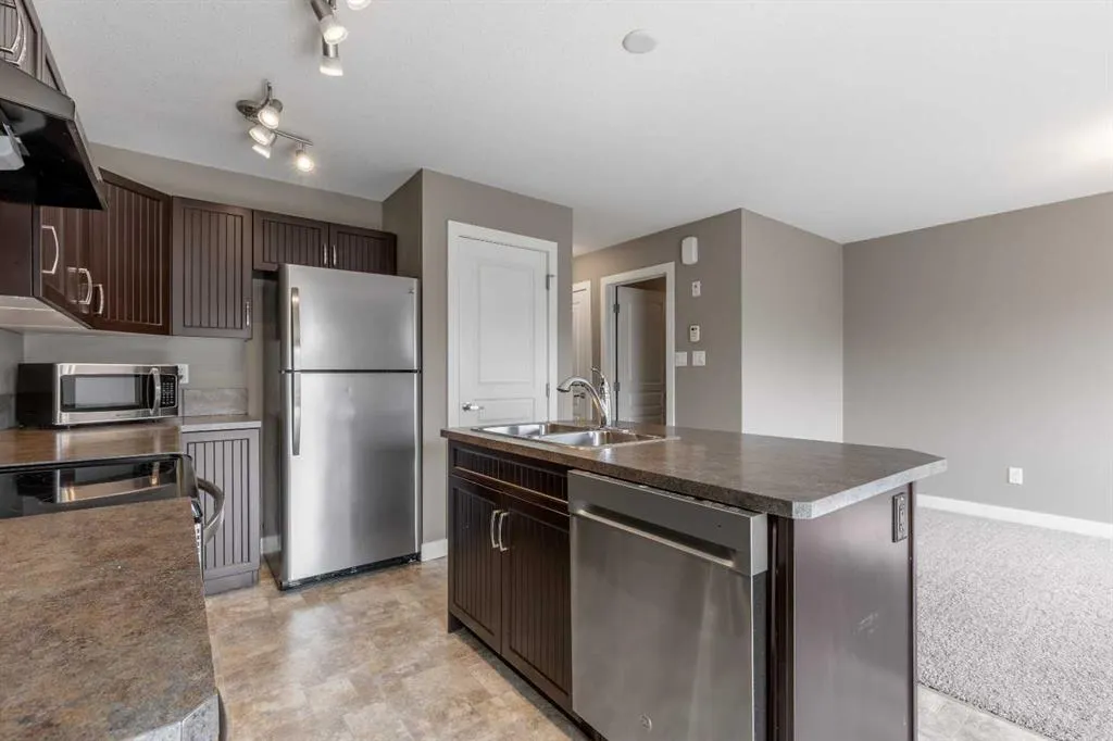 205 Silkstone Road W, #2