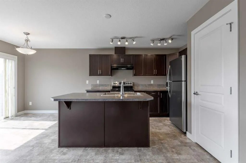 205 Silkstone Road W, #2