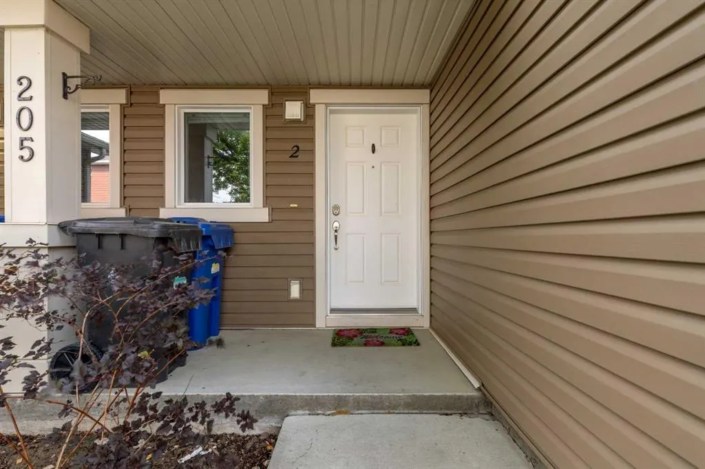 205 Silkstone Road W, #2