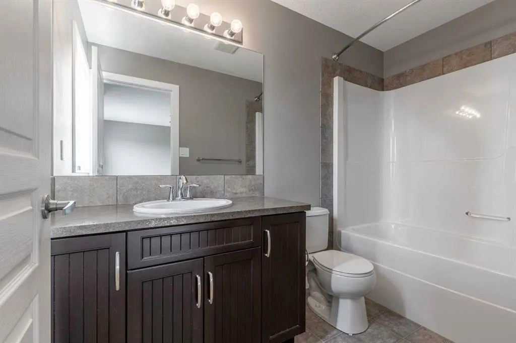 205 Silkstone Road W, #2