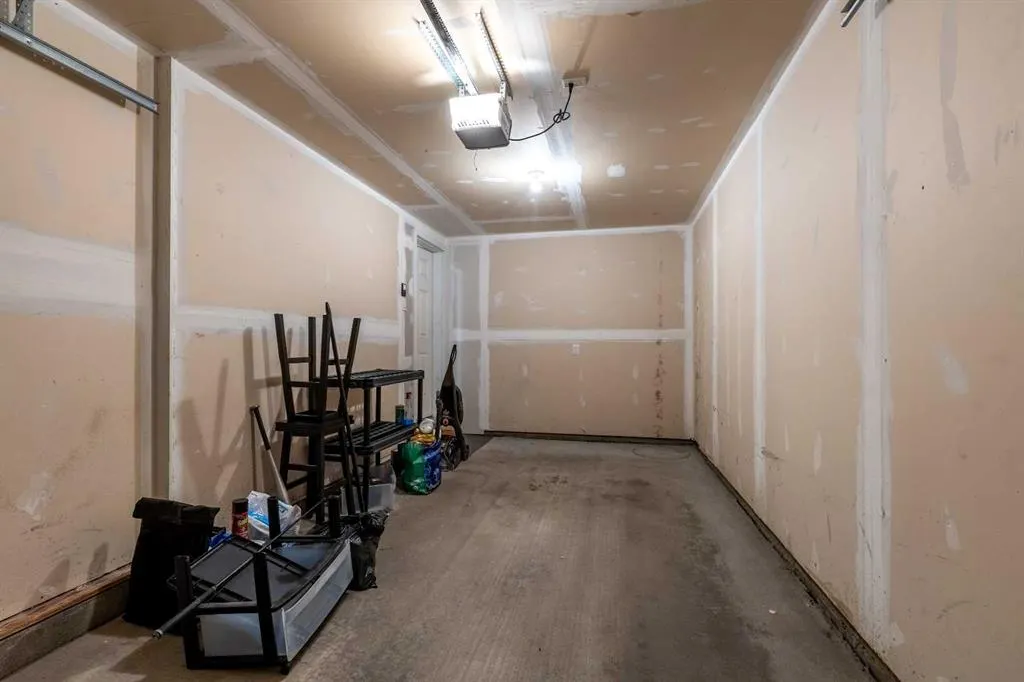 205 Silkstone Road W, #2
