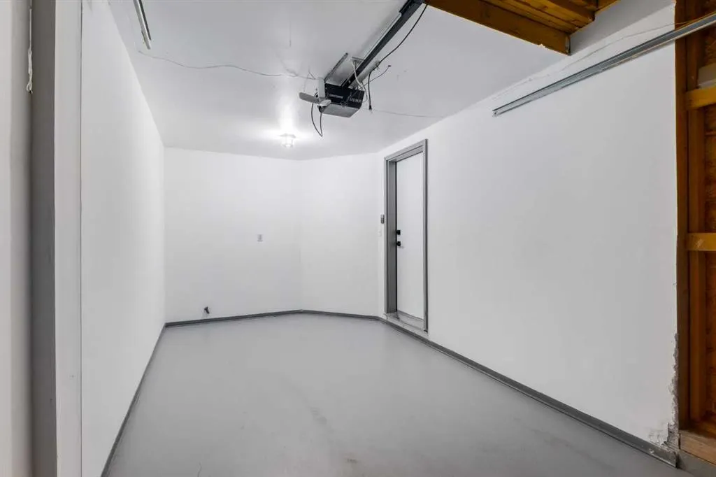 16 Millrise Green SW