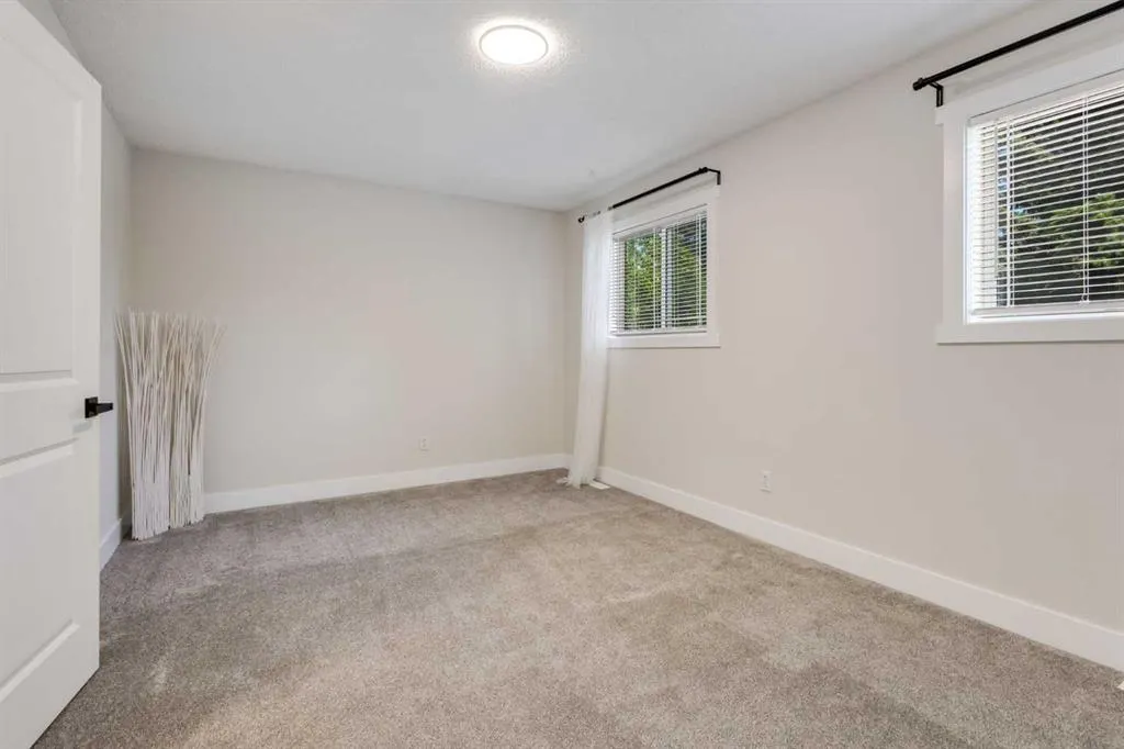 16 Millrise Green SW