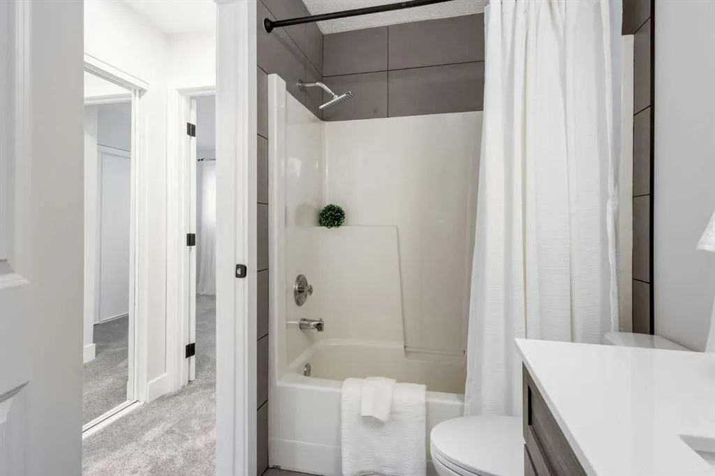 16 Millrise Green SW