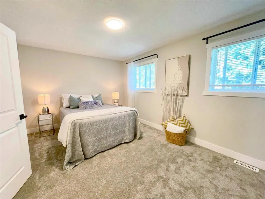 16 Millrise Green SW