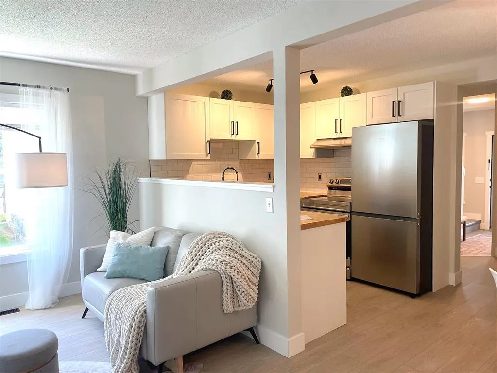 16 Millrise Green SW