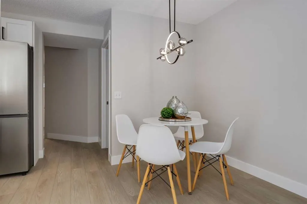 16 Millrise Green SW