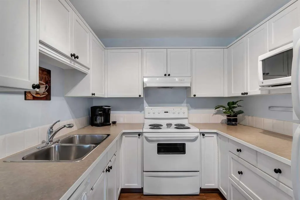 156 Canoe Drive SW, #6