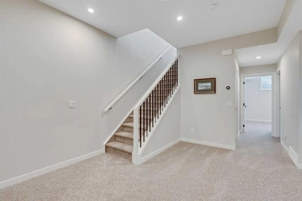 709 Marine Drive SE