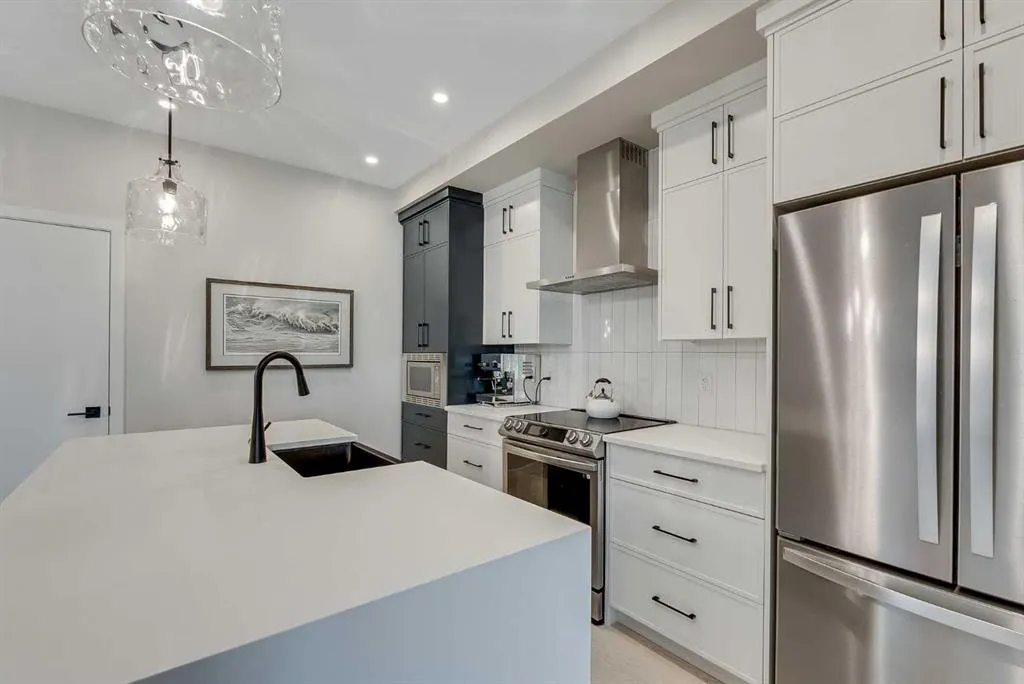 709 Marine Drive SE