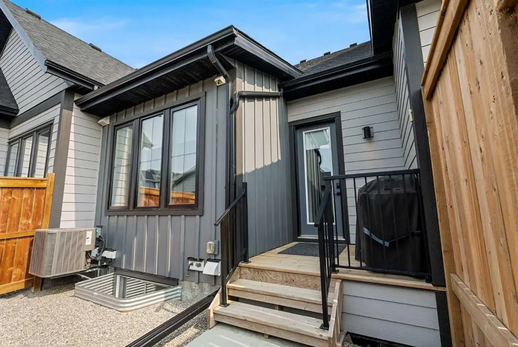 709 Marine Drive SE