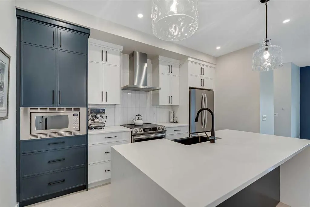 709 Marine Drive SE